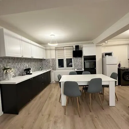 Ultracentral Luxury Apartament *