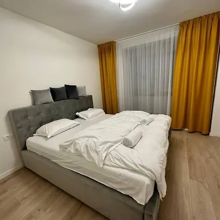 Ultracentral Luxury Apartament